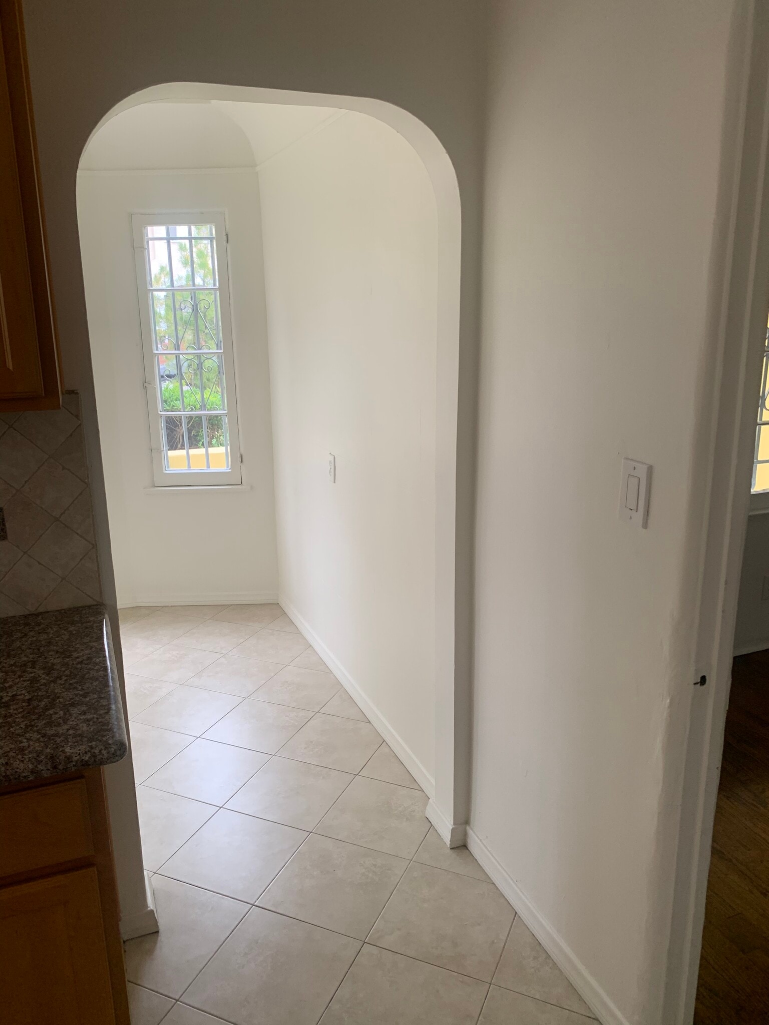 Separate breakfast nook - 1354 S Cloverdale Ave