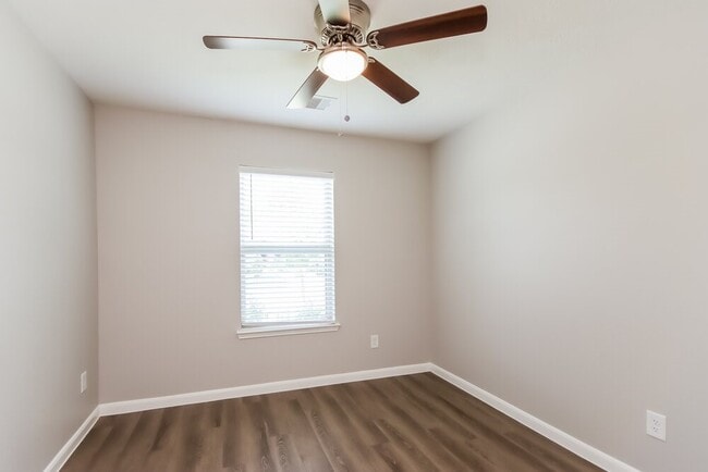 Building Photo - 20132 Langwell Dr