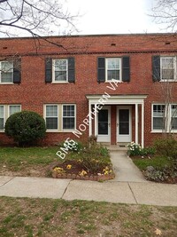 Building Photo - 2601 16th St S