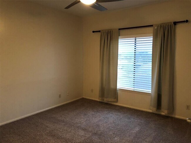 Building Photo - 2211 S Braeswood Blvd