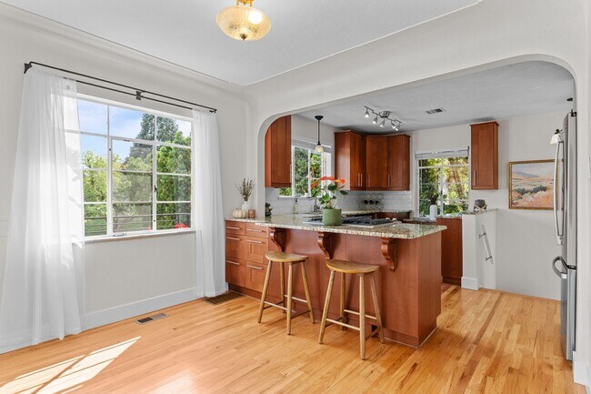 Building Photo - Stunning 4 Bed 2 Bath Home across the Stre...