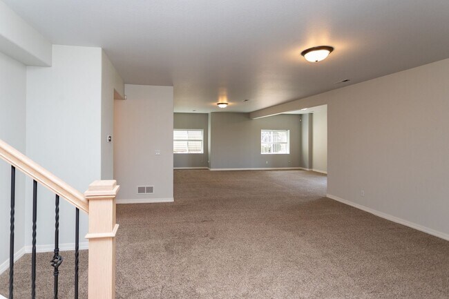 Building Photo - 10154 Silver Leaf Way