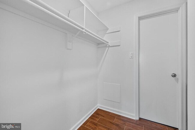 Building Photo - 8509 Barrington Ct