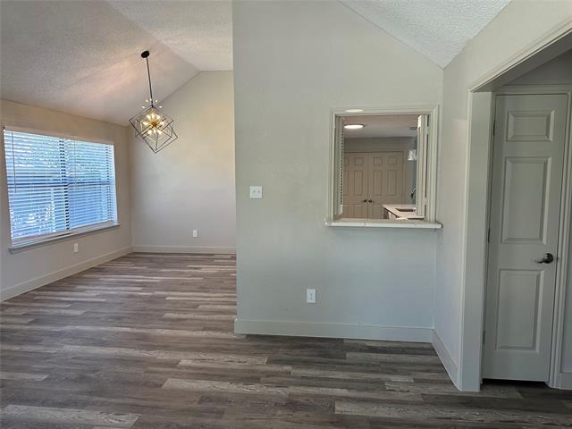 Building Photo - 1581 Glenmore Dr
