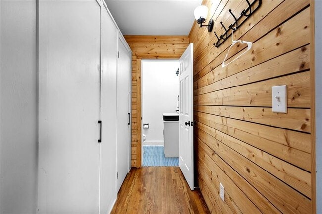 Building Photo - 1207 Linden Pl