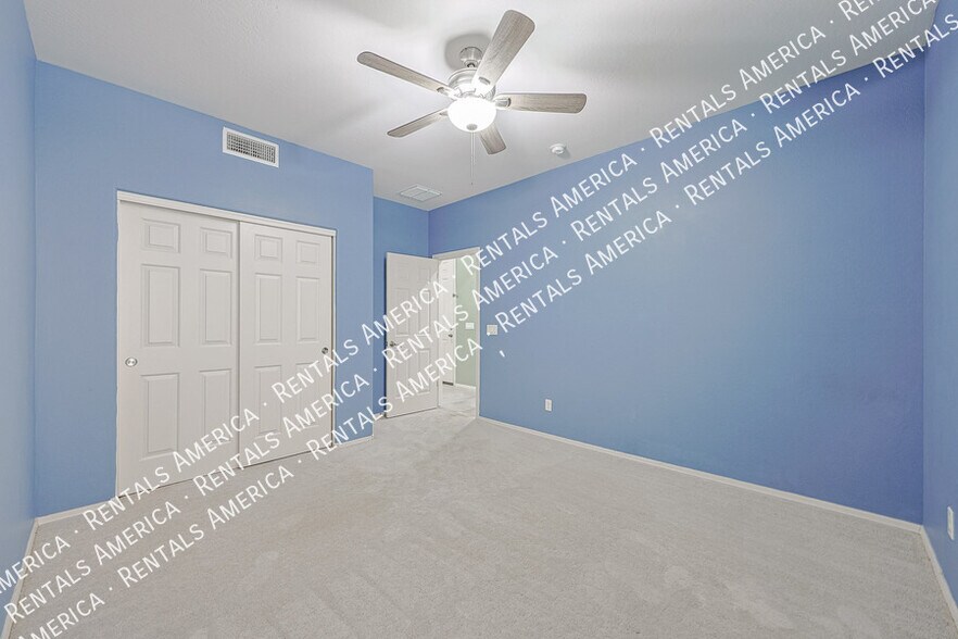 Building Photo - 15611 W Westview Dr