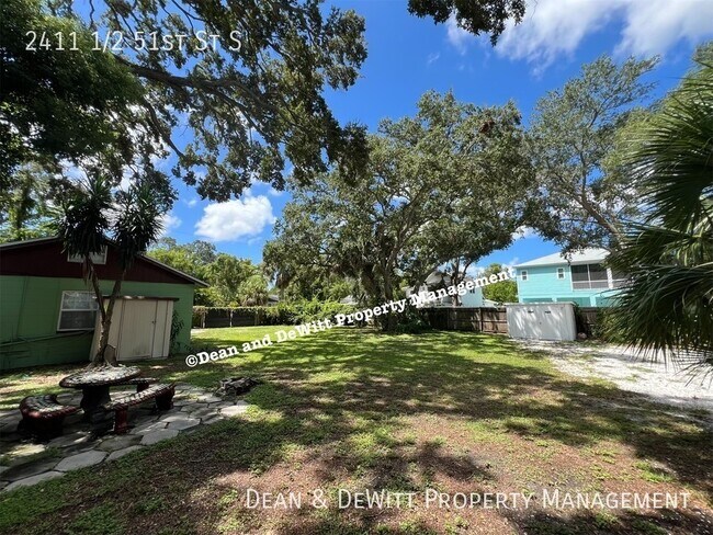 Building Photo - 2411 1/2 51st St S-