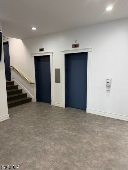 Building Photo - 285 Aycrigg Ave