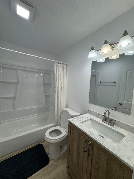 Building Photo - 952 S 1350 E