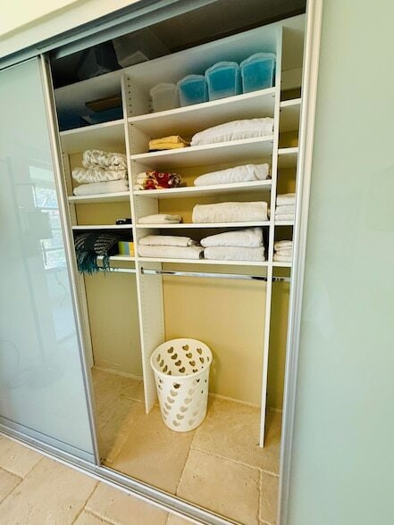 Building Photo - 159 Sussex H