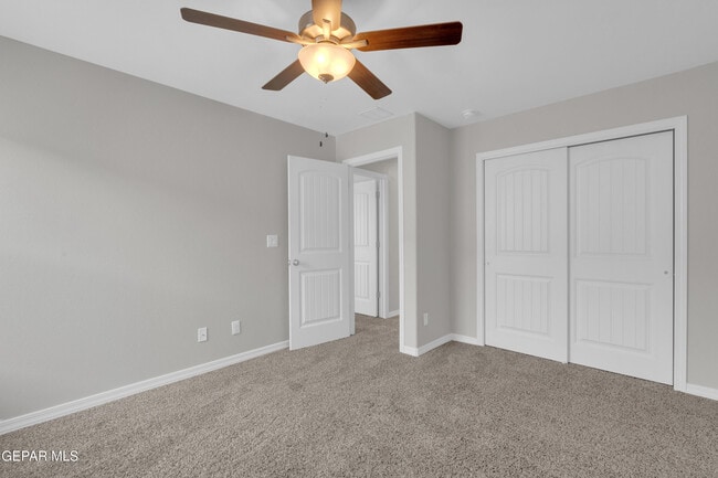 Building Photo - 544 La Entrada Cir