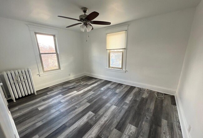 Building Photo - 508 Oneida St