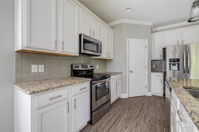 Building Photo - 225 Beckley Dr