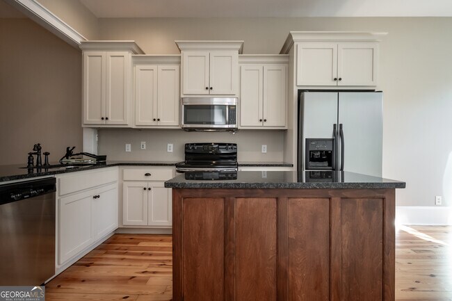 Building Photo - 83 Charter Oak Dr