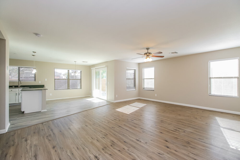 Building Photo - 2468 E Palm Beach Dr