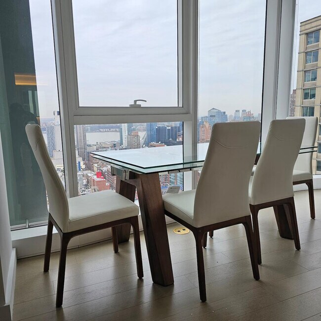 Building Photo - 1626 Broadway-SI ID1461706P