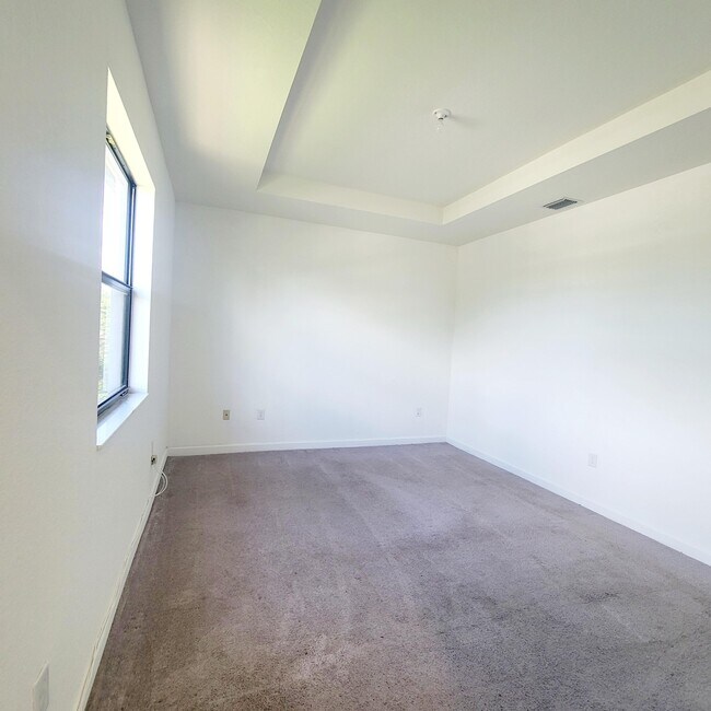 Building Photo - 20742 NE 5th Ct