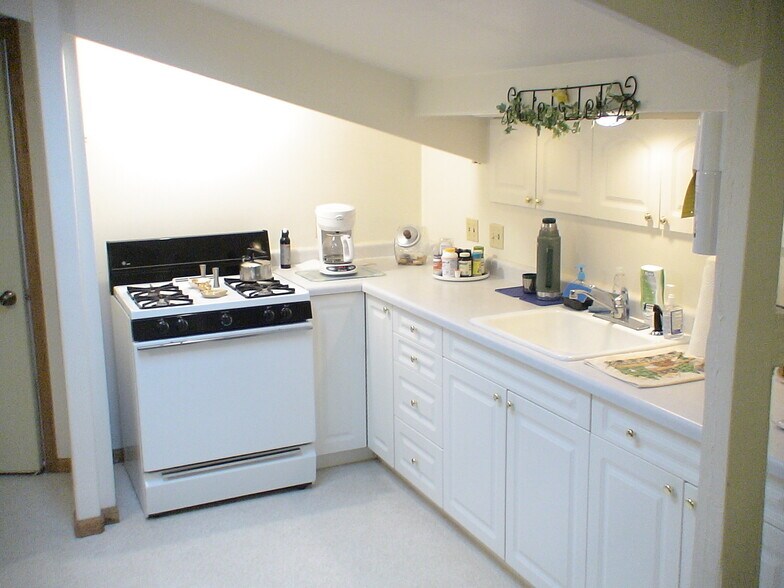 Building Photo - 7918 E 500N Rd