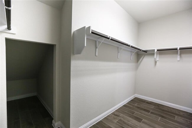 Building Photo - 8108 Ausblick Ave