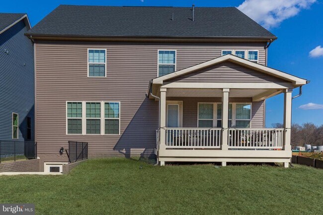 Building Photo - 6547 Clubhouse Dr