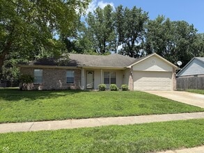 Building Photo - 6438 Thistle Bend