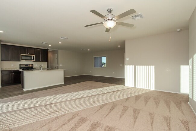 Building Photo - 7084 S Victor Dr