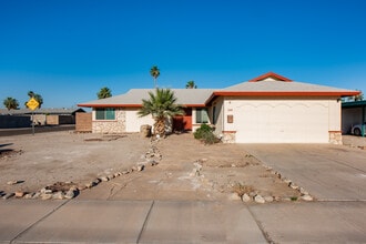Building Photo - 2448 S Engler Ave