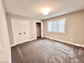Building Photo - 704 Echo Dr
