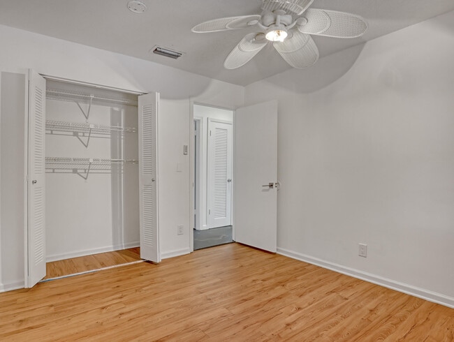 Building Photo - 9596 Richmond Cir