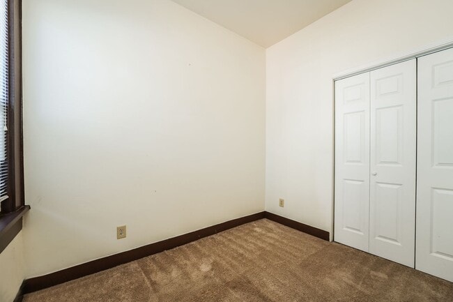 Building Photo - 2127 Harrison Ave
