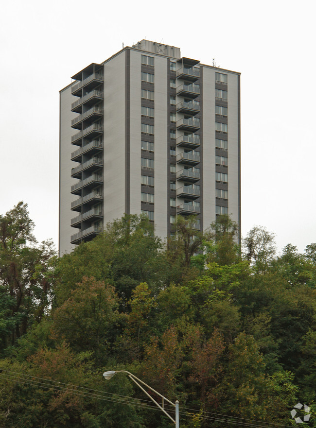 Building Photo - Imperial Tower