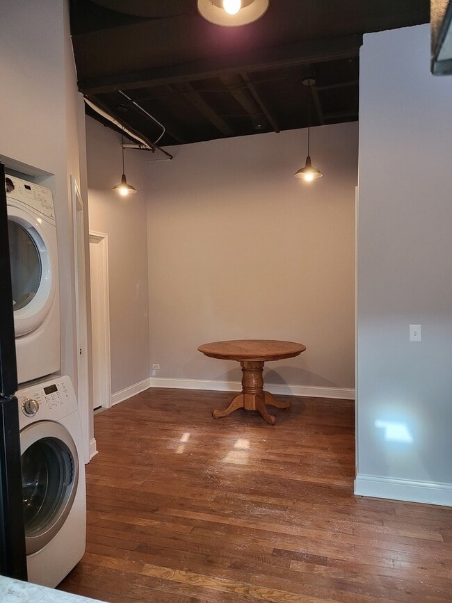 Building Photo - 3436 S Western Ave