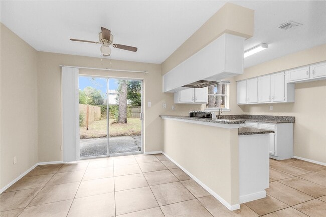 Building Photo - 24026 Spring Briar Ln