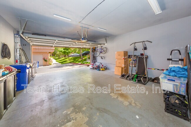 Building Photo - 25146 Steinbeck Ave