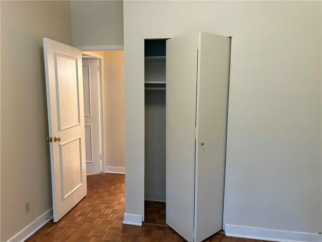 Building Photo - 3060 Pharr Ct N Northwest