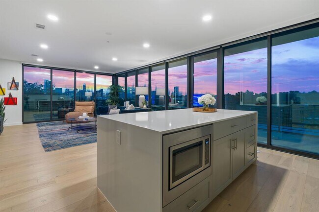 Building Photo - 1600 S 1st St