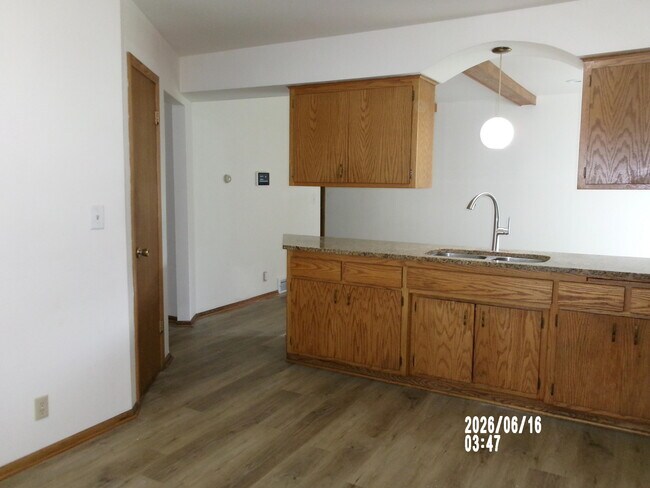 Building Photo - 18620 Midland Pl