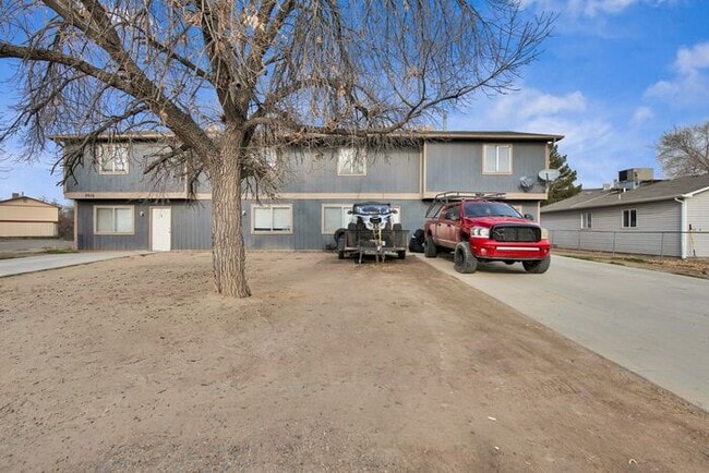 Building Photo - 2 bedroom Townhouse