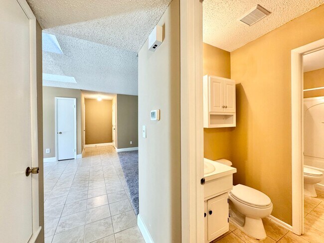 Building Photo - Holden Village Townhome Available - Newly ...