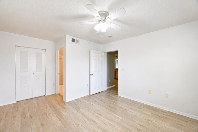 Building Photo - 3721 NW Mediterranean Ln