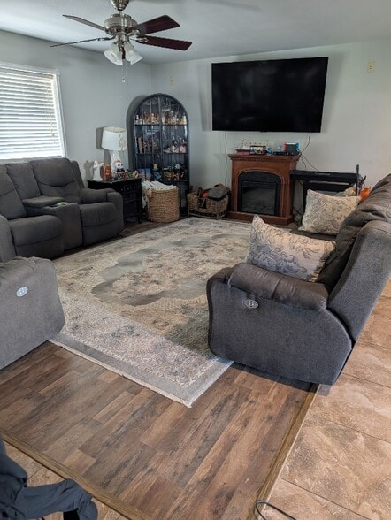 Building Photo - 8973 Birch Dr