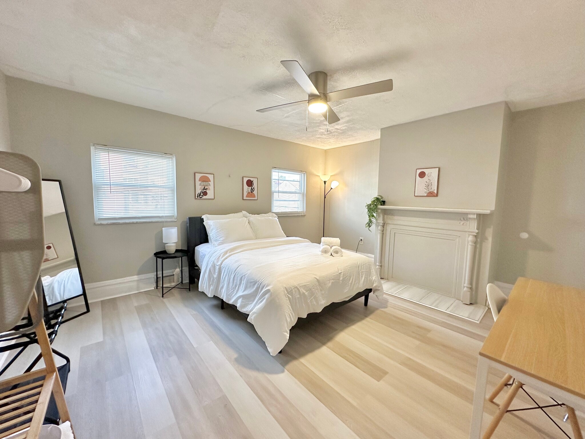 Building Photo - 324 Ella St