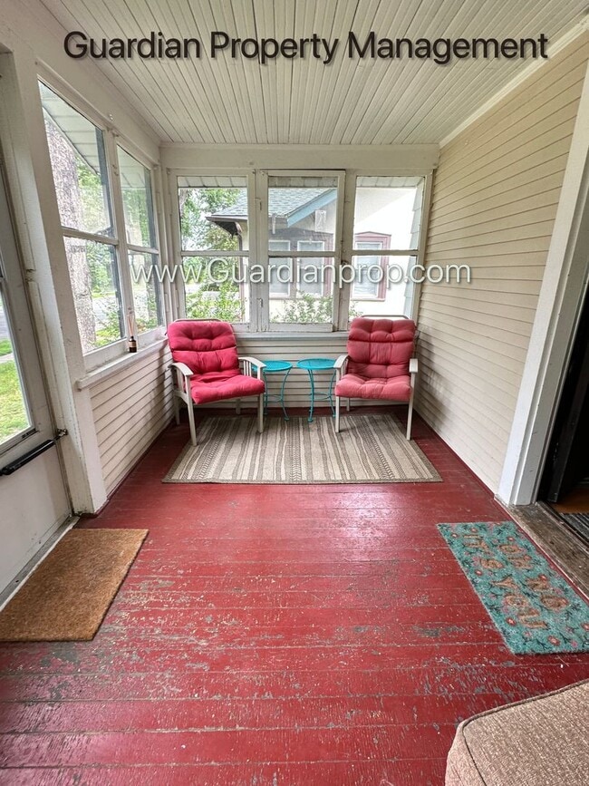 Building Photo - South Minneapolis Single Family Home, Fenc...