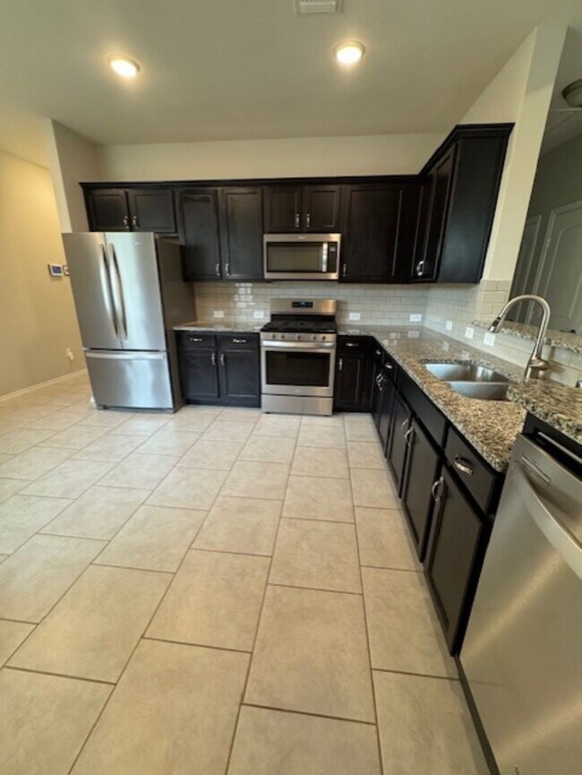 Building Photo - 3218 Chimney Swift Ln