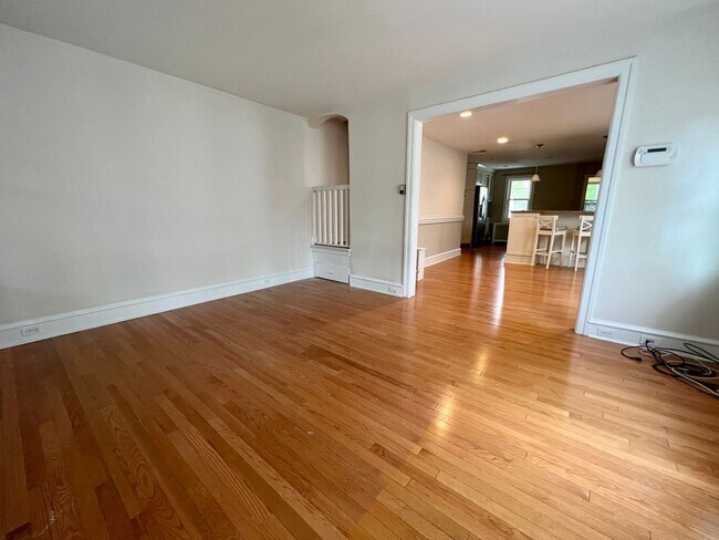 Building Photo - Gorgeous 3-Bedroom Home in Narberth! Avail...