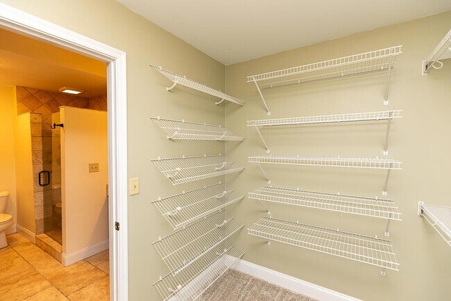 Building Photo - 2059 Arbor Springs Blvd