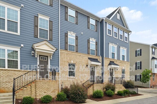 Building Photo - 2140 Autumn Cyprus Ave