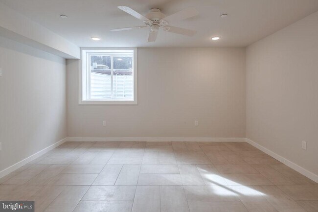 Building Photo - 1712 S 19th St