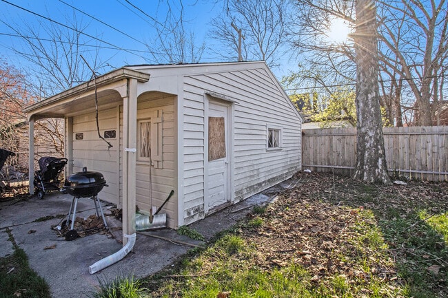 Building Photo - 20109 Stotter St