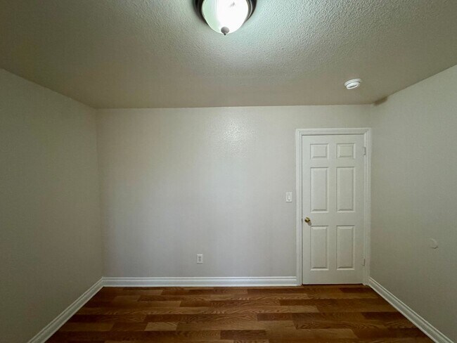 Building Photo - 10524 S Avalon Blvd